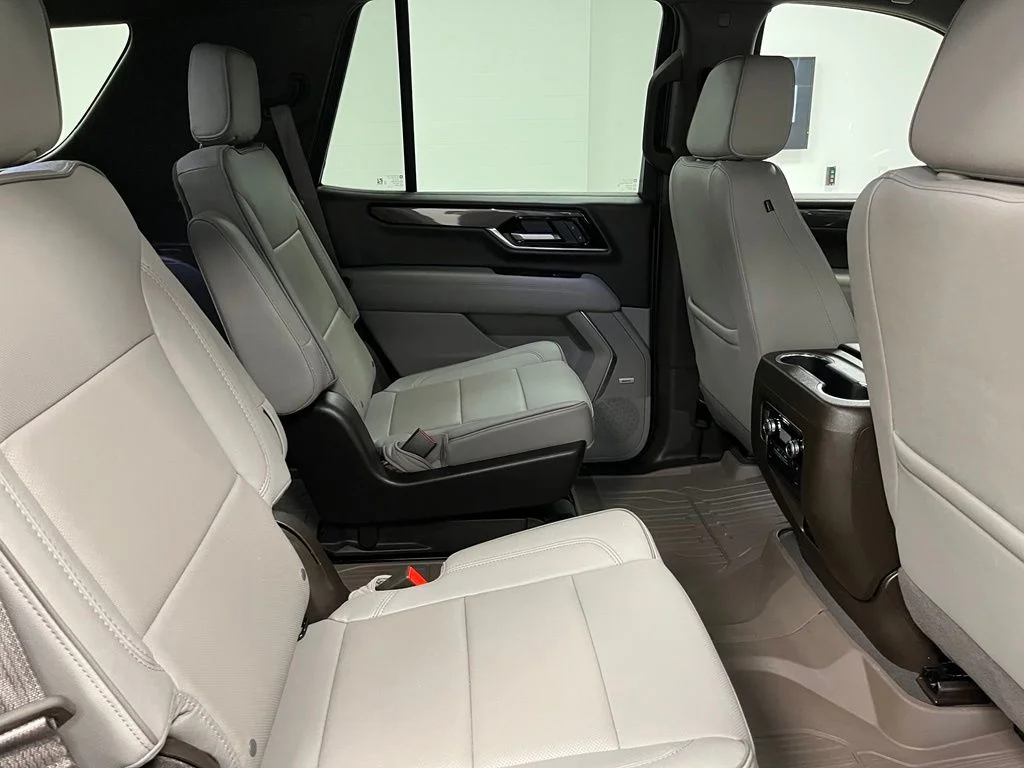 Used 2025 White GMC Elevation image 52