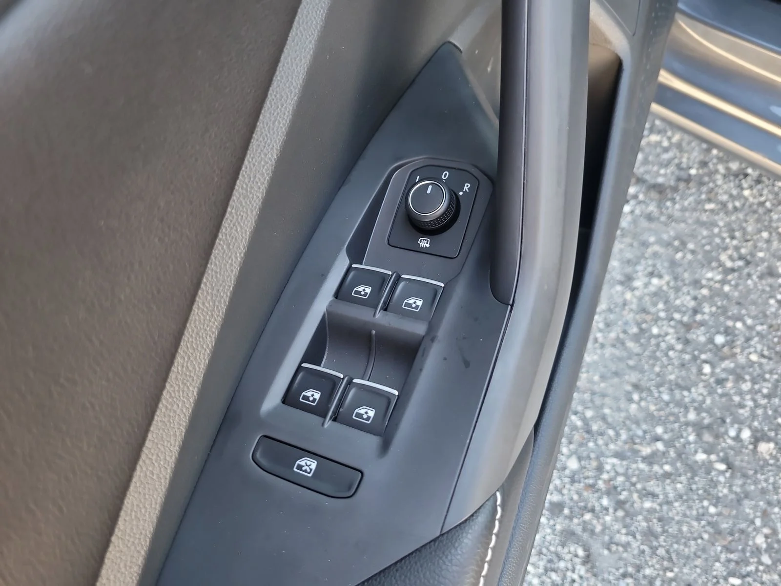 New 2026 Platinum Gray Metallic Volkswagen 1.5T Sport image 16
