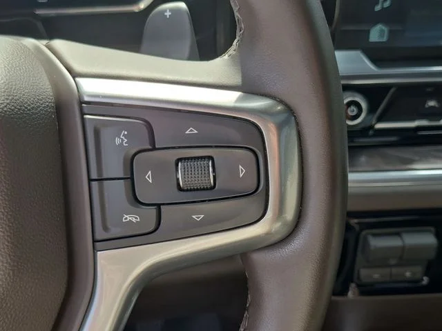 Used 2025 White Chevrolet LTZ image 20