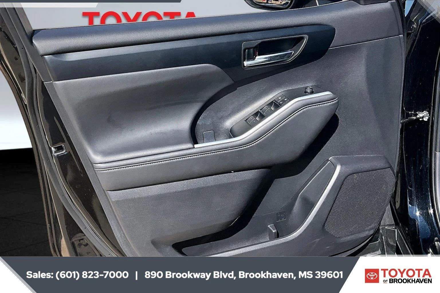Used 2026 Midnight Black Metallic Toyota XLE image 17