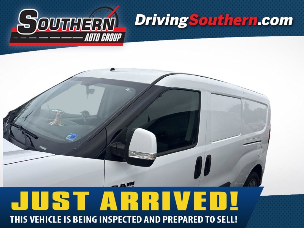 Used 2016 White Ram SLT image 1