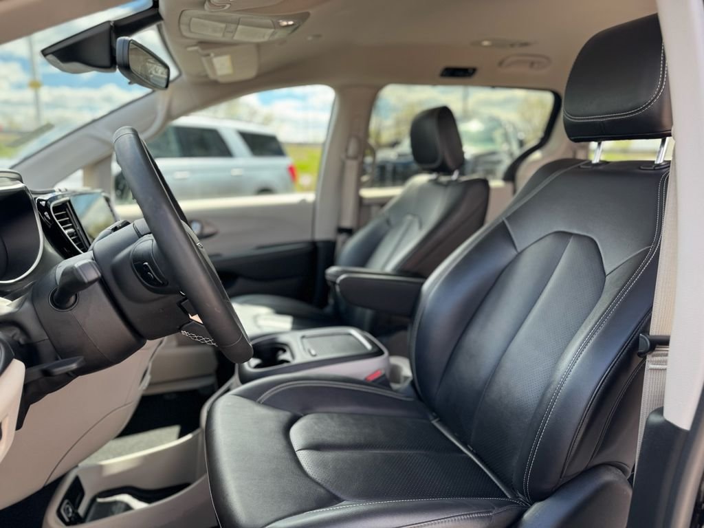 2024 Chrysler Pacifica Touring L - Photo 10