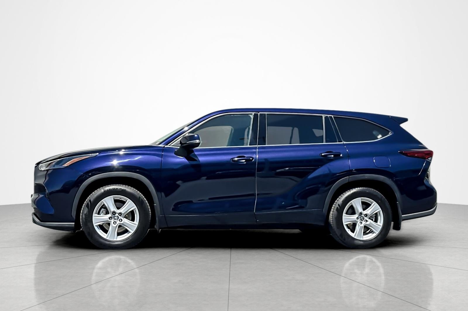 Used 2022 Blueprint Toyota LE image 2