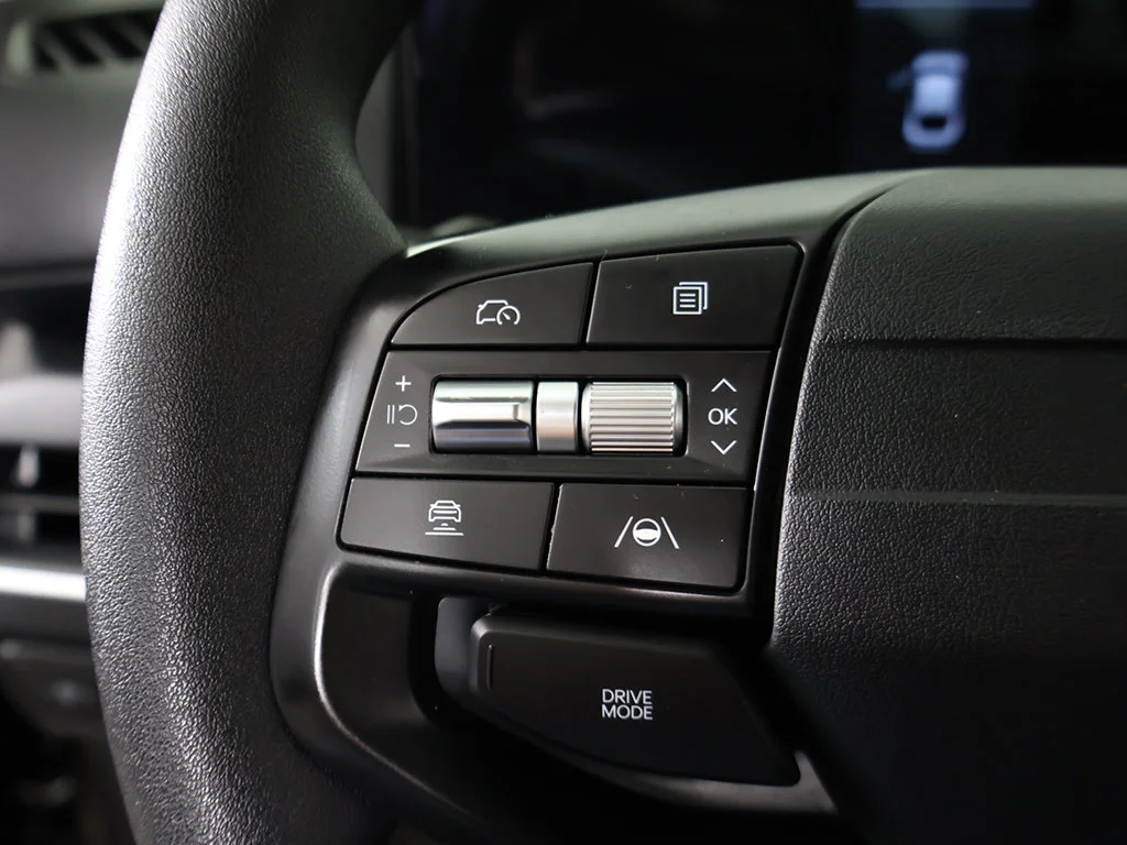 Used 2025 Black Kia LXS image 38