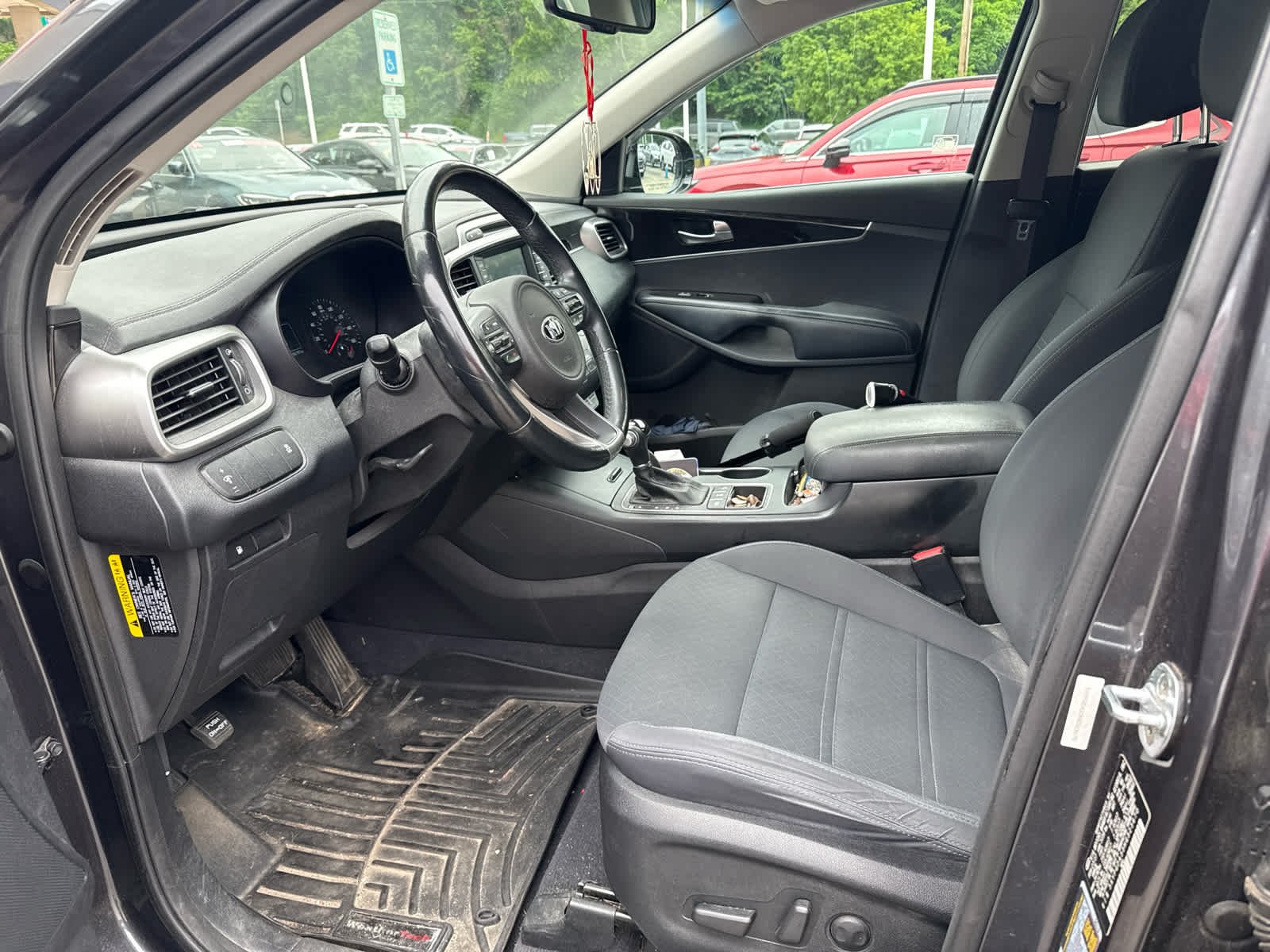 Used 2017  Kia LX image 4