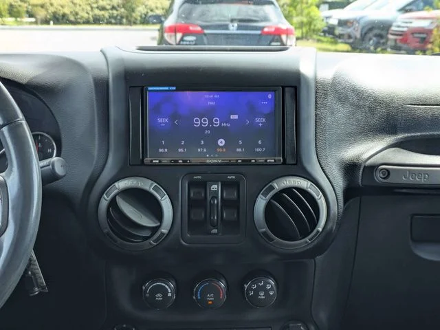Used 2017 Silver Jeep Unlimited Sport image 17