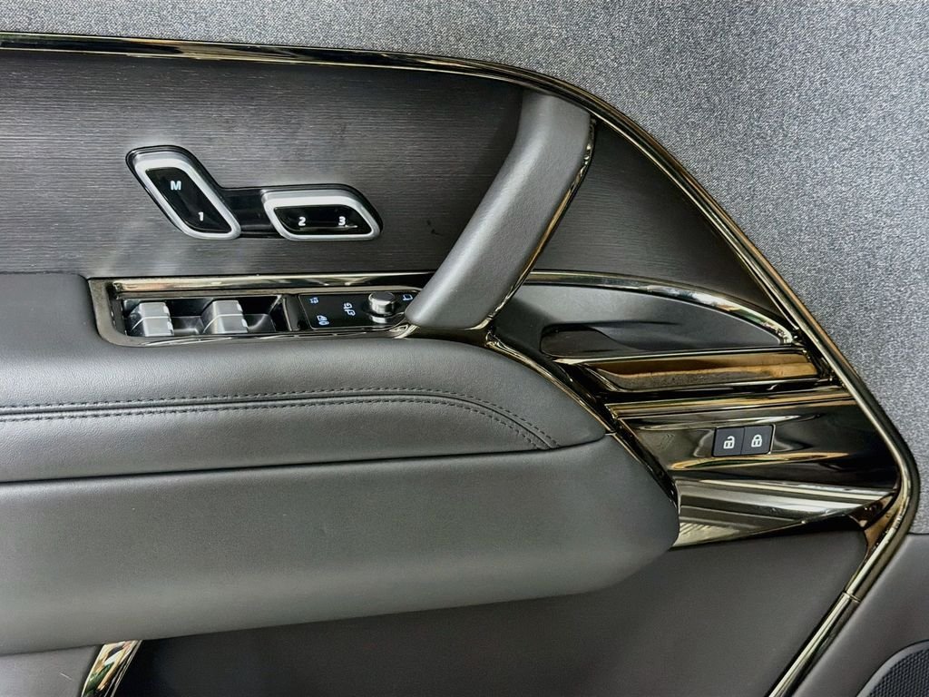 Certified Used 2025 Black Land Rover Dynamic SE image 18