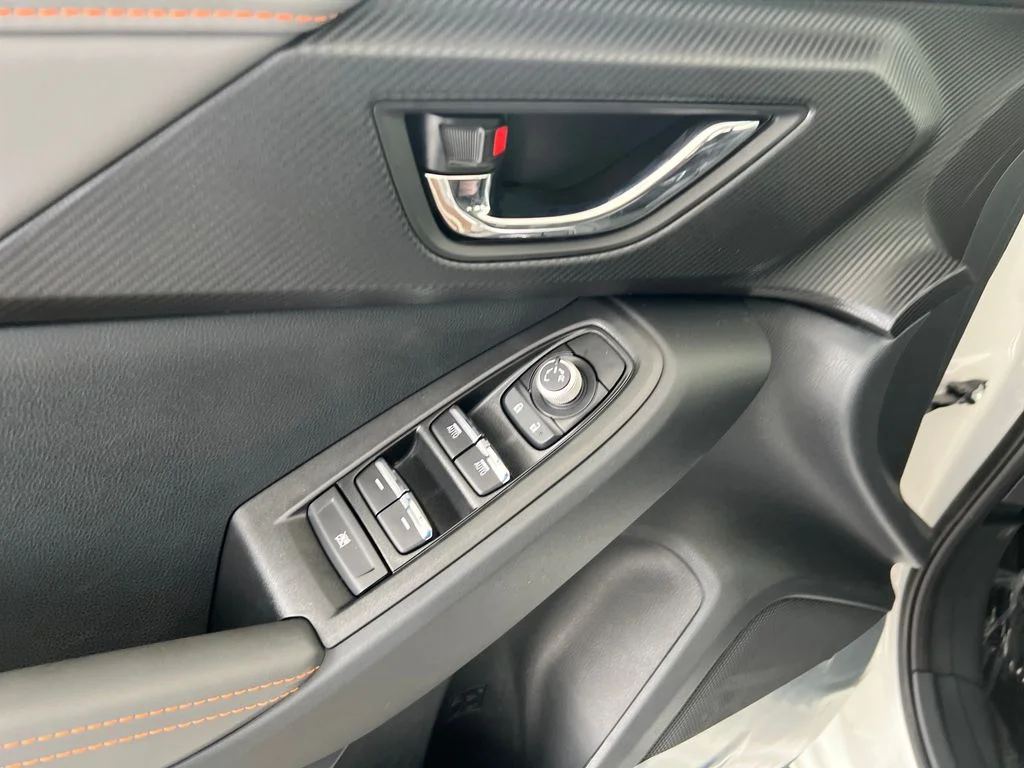 New 2026 CRYSTAL WHITE PEARL Subaru Limited image 13