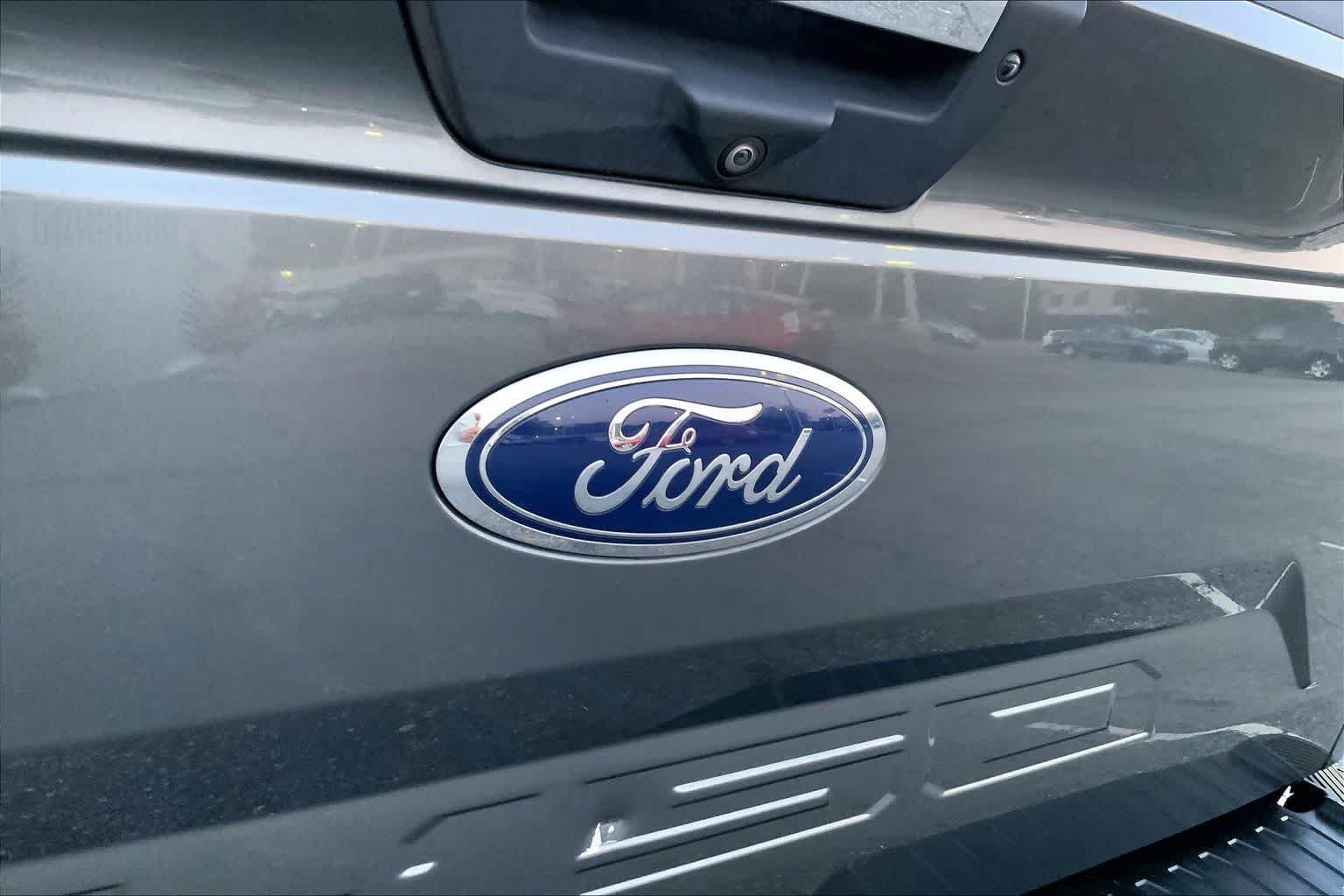 Used 2018 Magnetic Metallic Ford XLT image 28