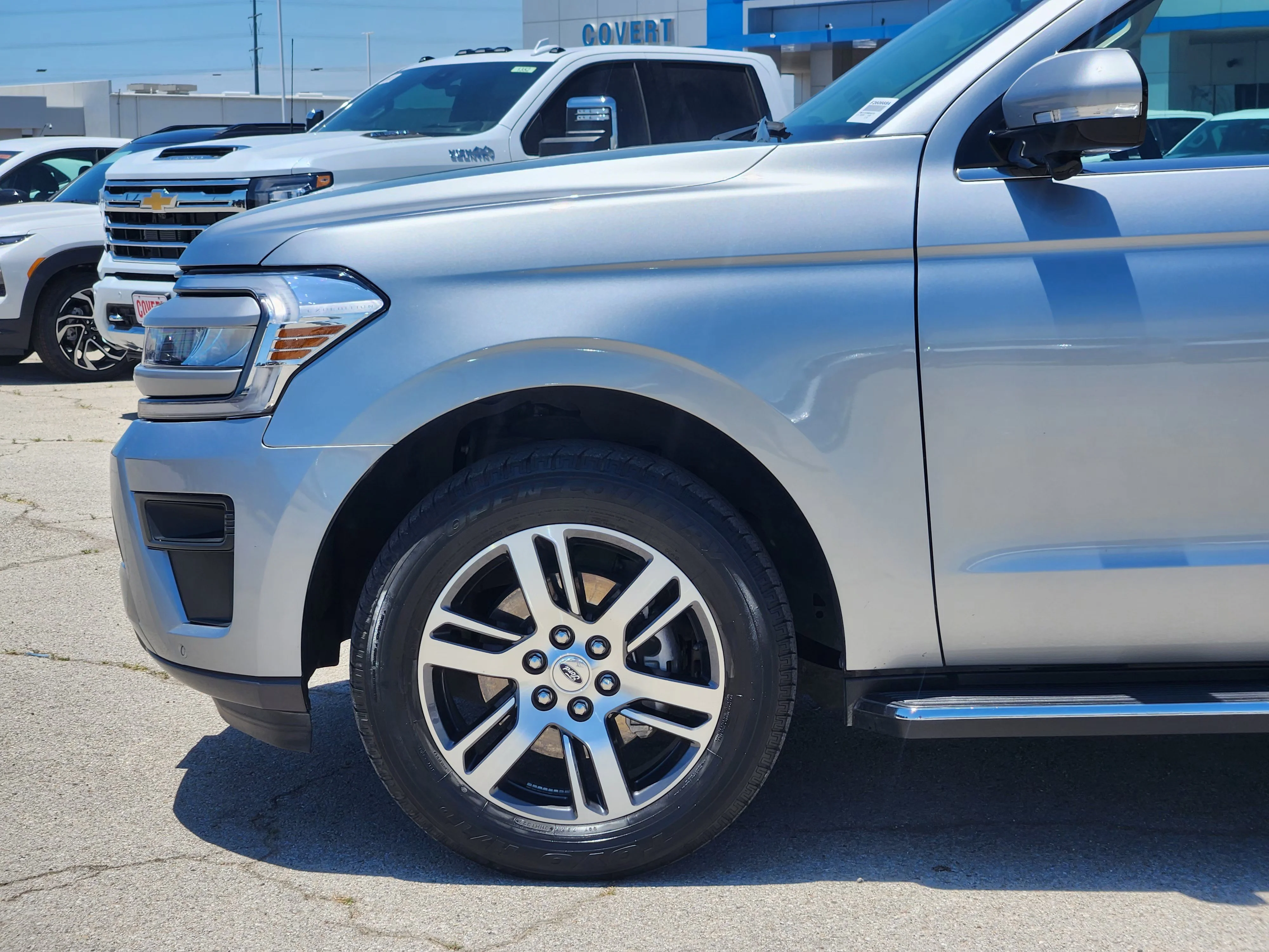 Used 2022 Silver Ford XLT image 9