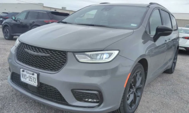 2023 Chrysler Pacifica Touring L