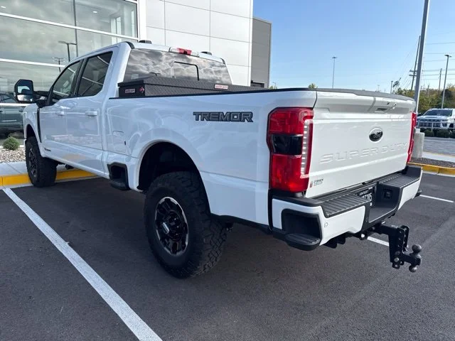 Used 2025 White Metallic Ford Lariat image 3