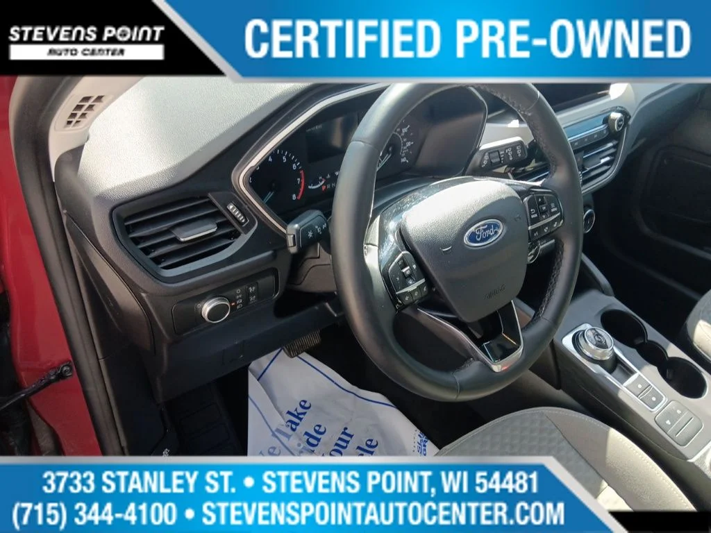 Used 2022 Red Metallic Ford SE image 15