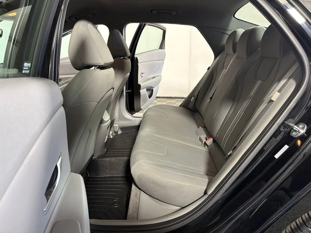 Used 2024 Abyss Black Hyundai SEL image 19