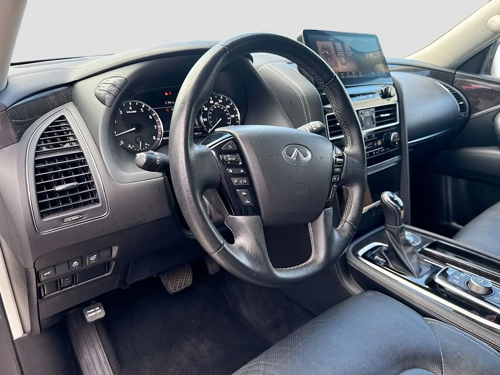 Certified Used 2024 Gray INFINITI LUXE image 10