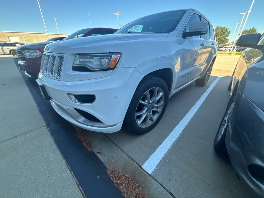 Used 2015 White Jeep Summit image 5