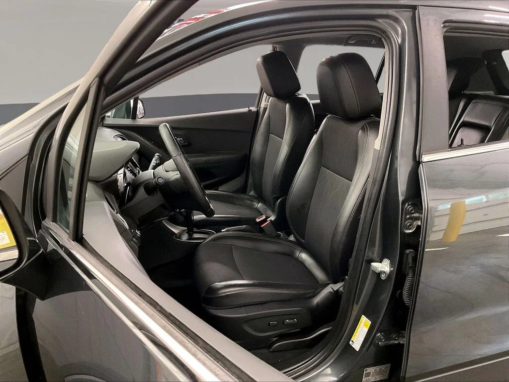Used 2020 Gray Chevrolet LT image 29