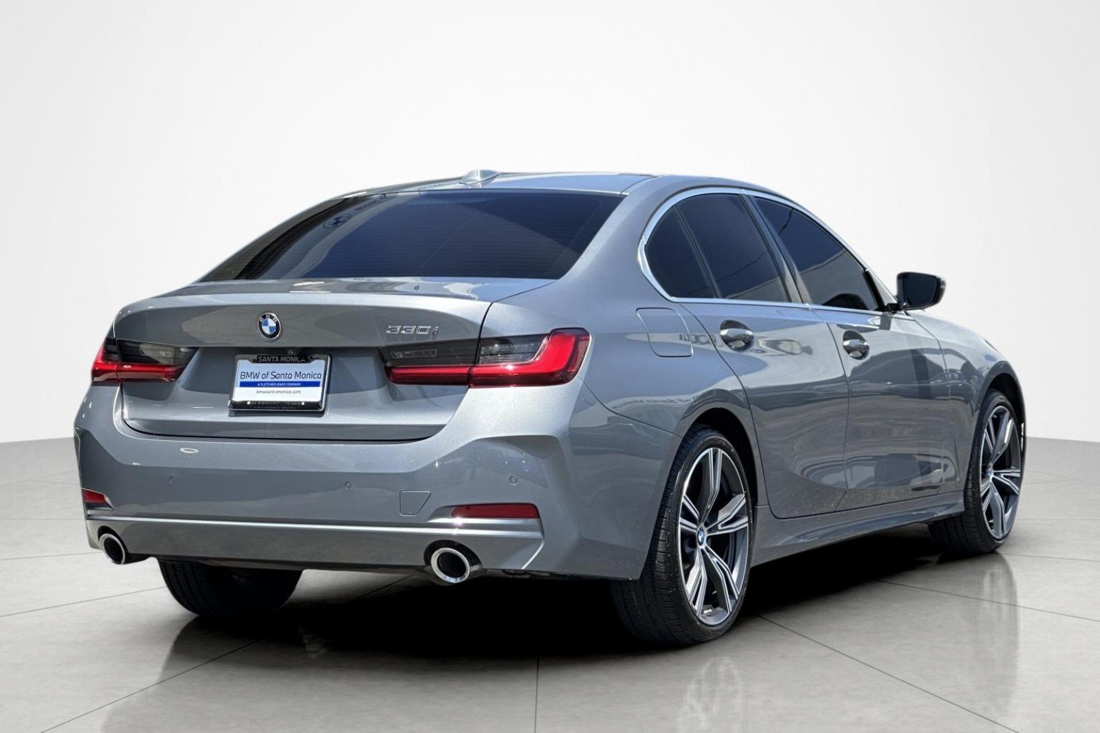 Used 2024 Skyscraper Grey Metallic BMW 330i image 5