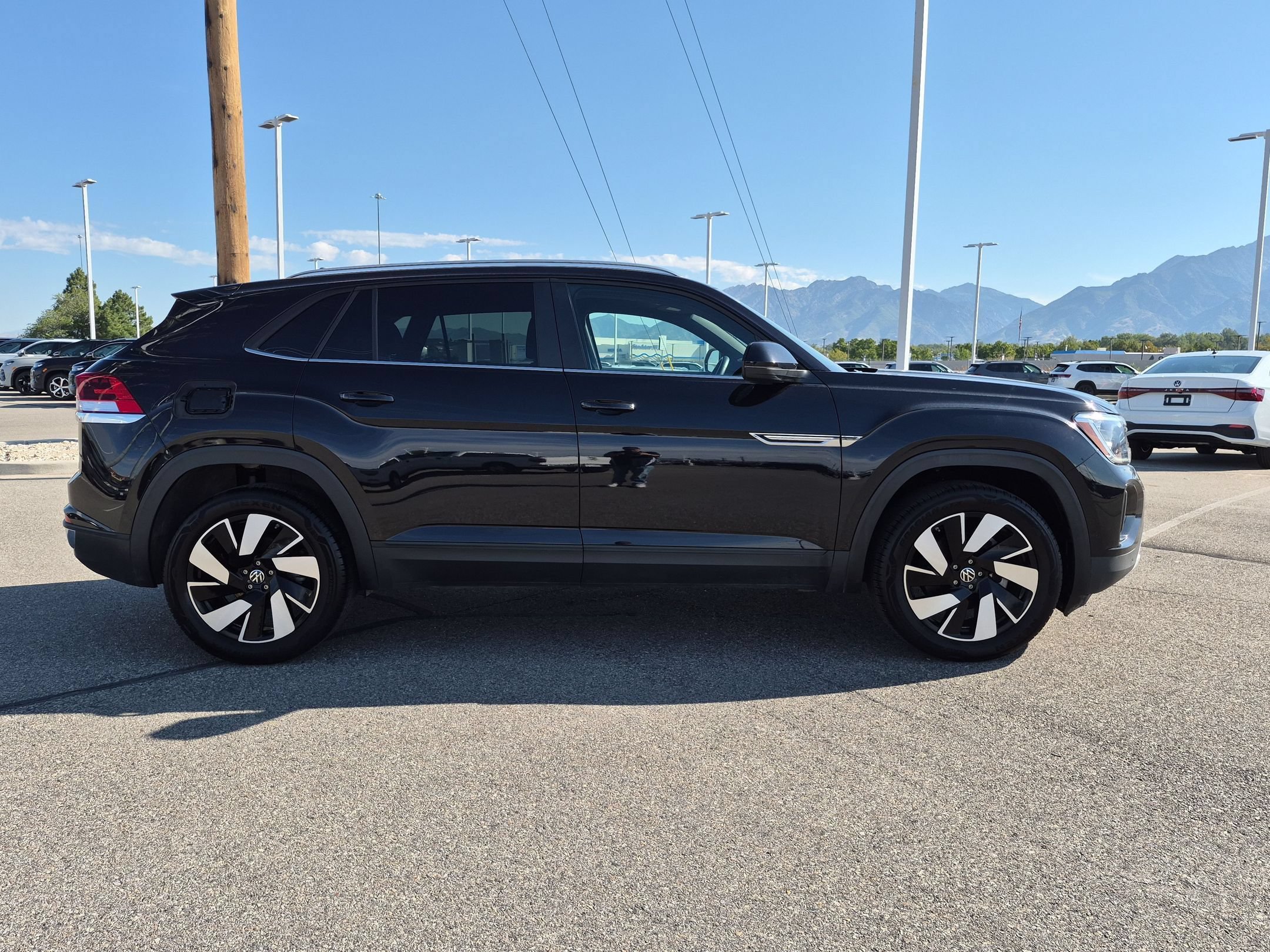 Used 2026  Volkswagen 2.0T SE w/Technology image 2