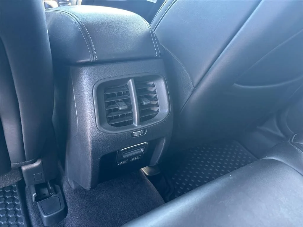 Used 2019 Red Jeep Latitude Plus image 20