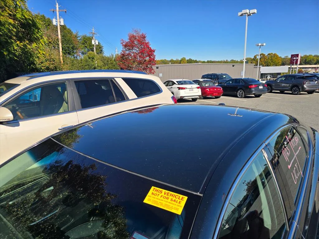 Used 2018 Gray Toyota XLE image 15
