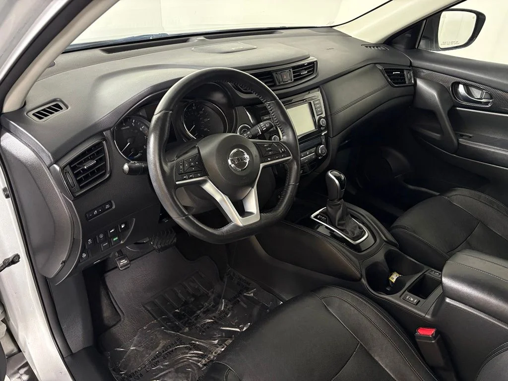 Used 2018 Silver Nissan Hybrid SL image 17