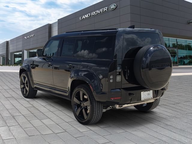 New 2026 Santorini Black Land Rover X-Dynamic SE image 3