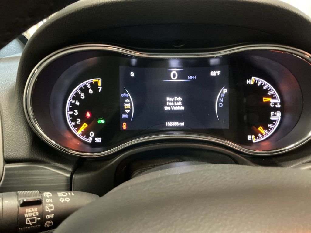 Used 2019 Gray Jeep Limited image 21