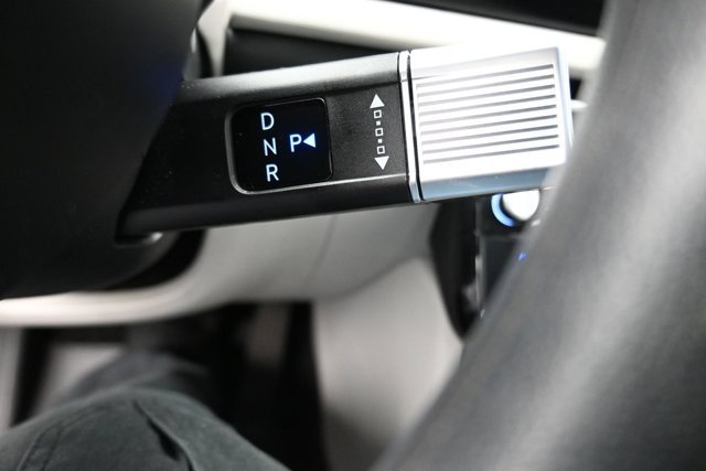 Used 2025 Shimmering Silver Hyundai Blue image 13