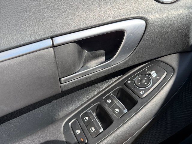 Used 2022 Gray Hyundai SEL image 25