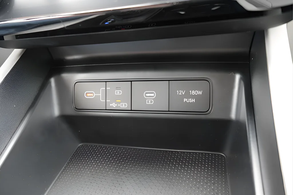 Used 2026 Black Hyundai SEL image 82