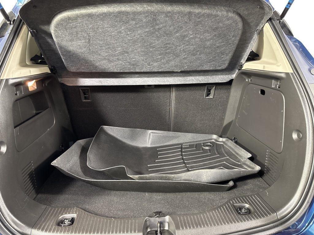 Used 2020 Azure Buick Preferred image 12