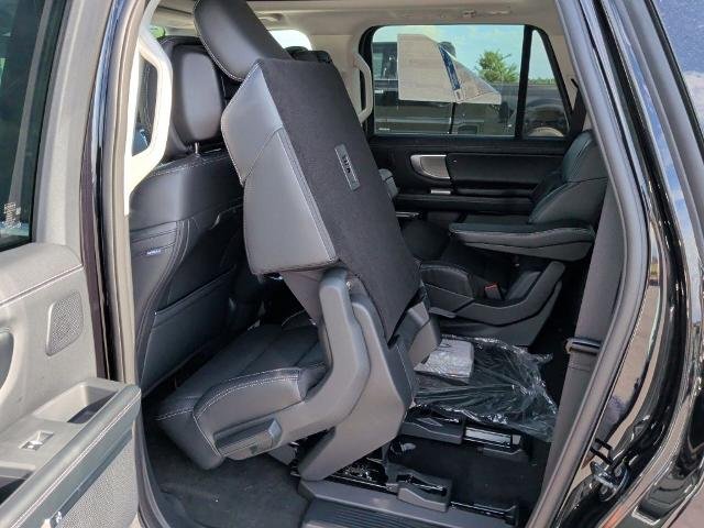 New 2026 Agate Black Metallic Ford MAX Platinum® image 94