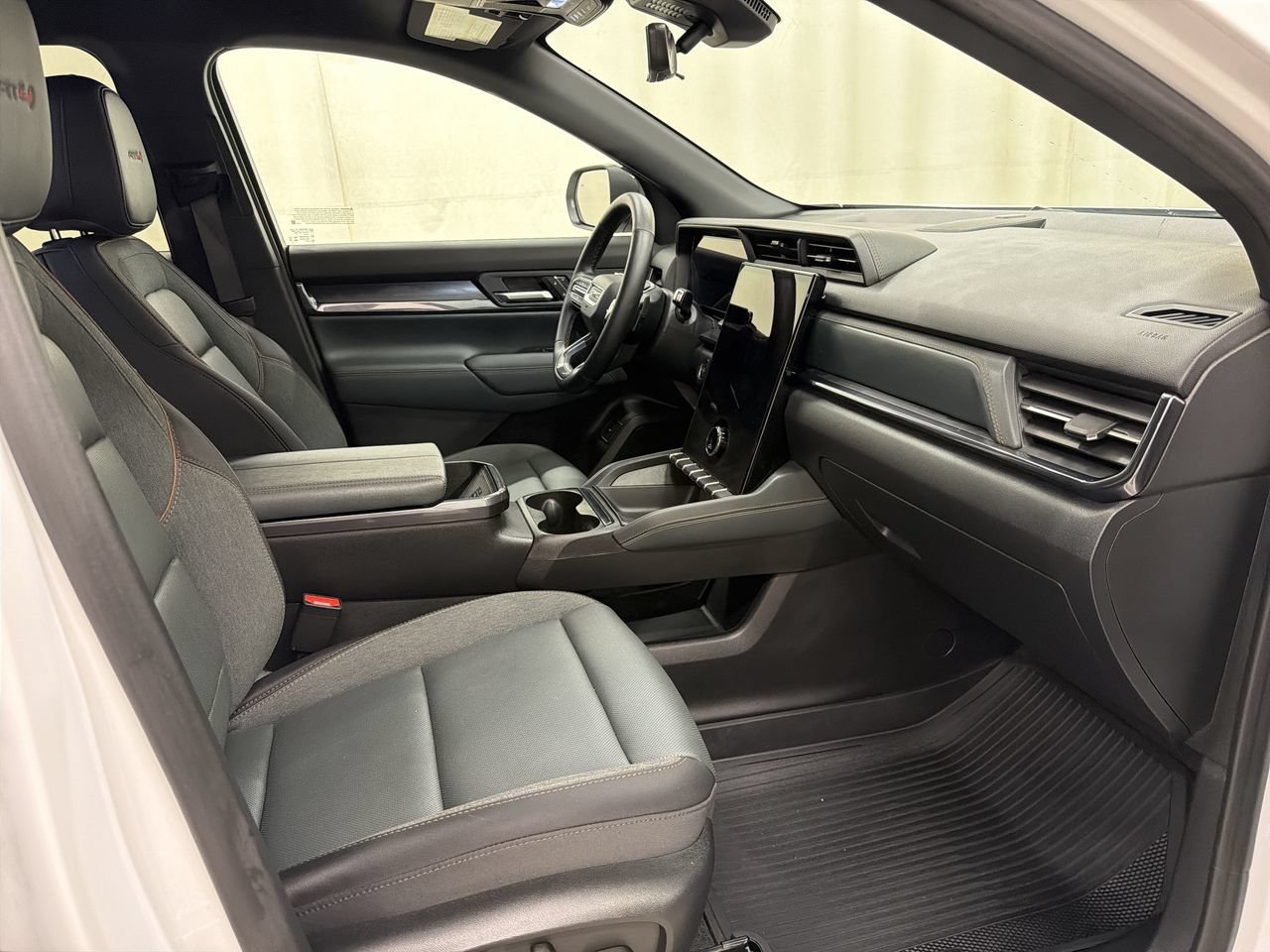Used 2026 Summit White GMC AT4 image 14