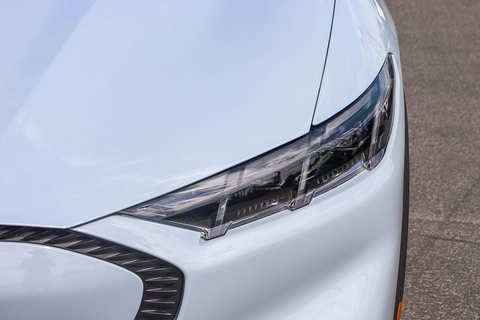 New 2026 Glacier Gray Metallic Tri-coat Ford Select image 9