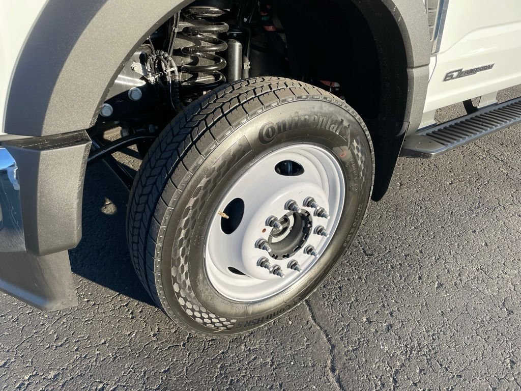 2026 Ford F-550 Super Duty Chassis Cab XL