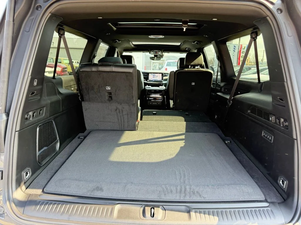 New 2026 Baltic-Gray Metallic Clear-Coat Exterior Paint Jeep Limited Altitude image 35