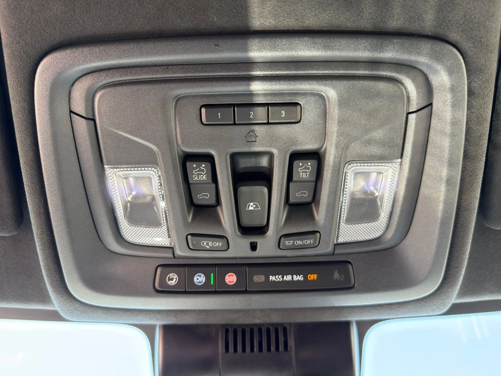 Used 2025 Black GMC Denali Ultimate image 28