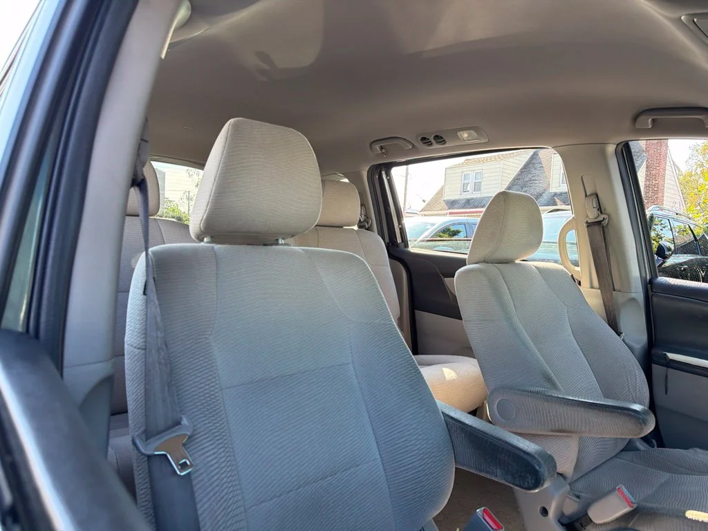 Used 2013 Gray Honda LX image 12