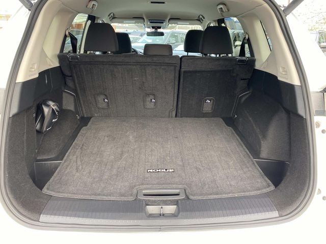 2024 Nissan Rogue SV photo 3