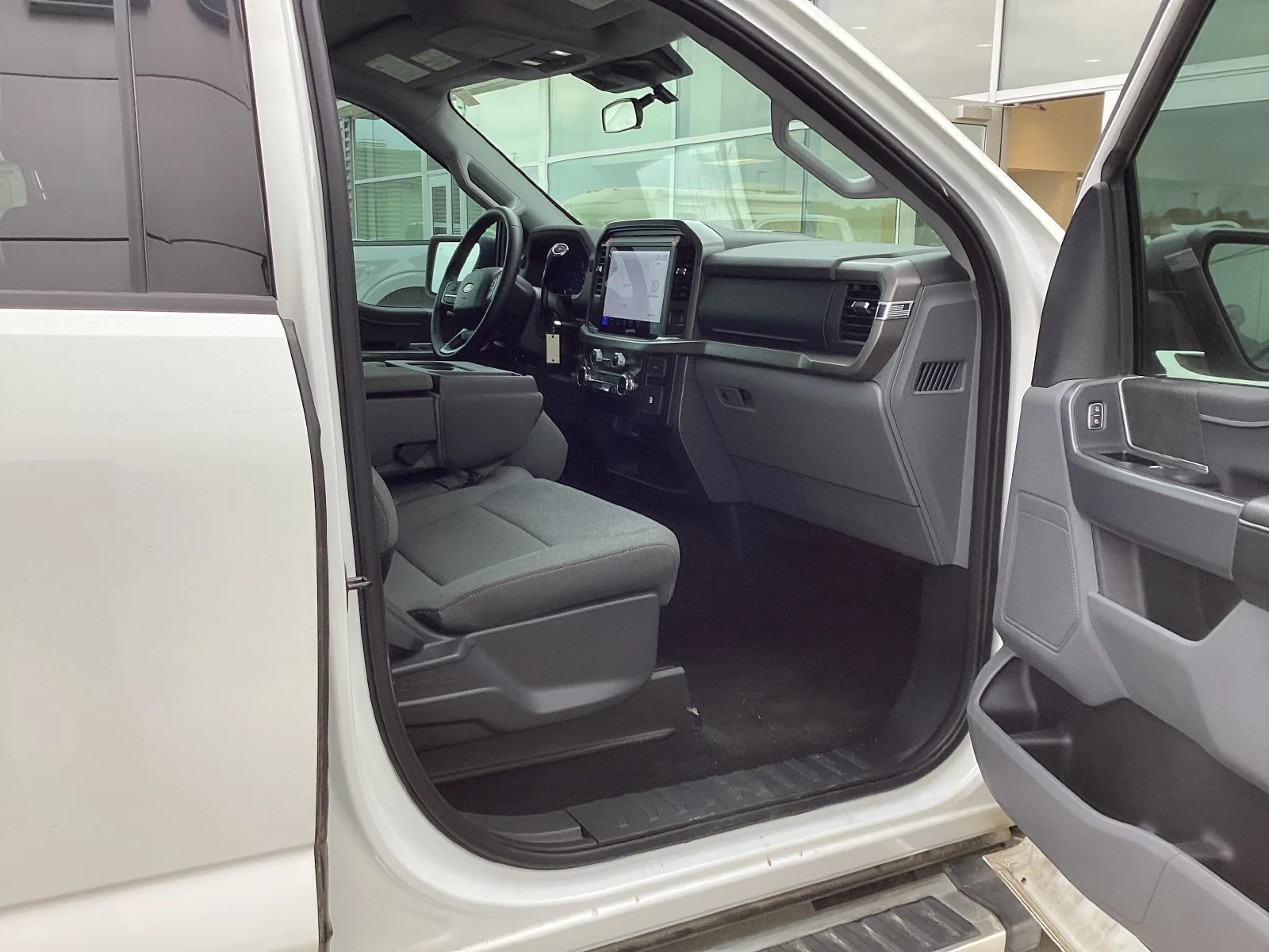 Used 2025 White Ford XLT image 6