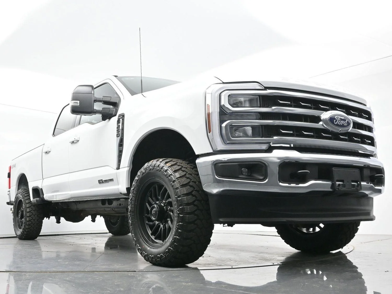 Used 2024 Oxford White Ford LARIAT image 38