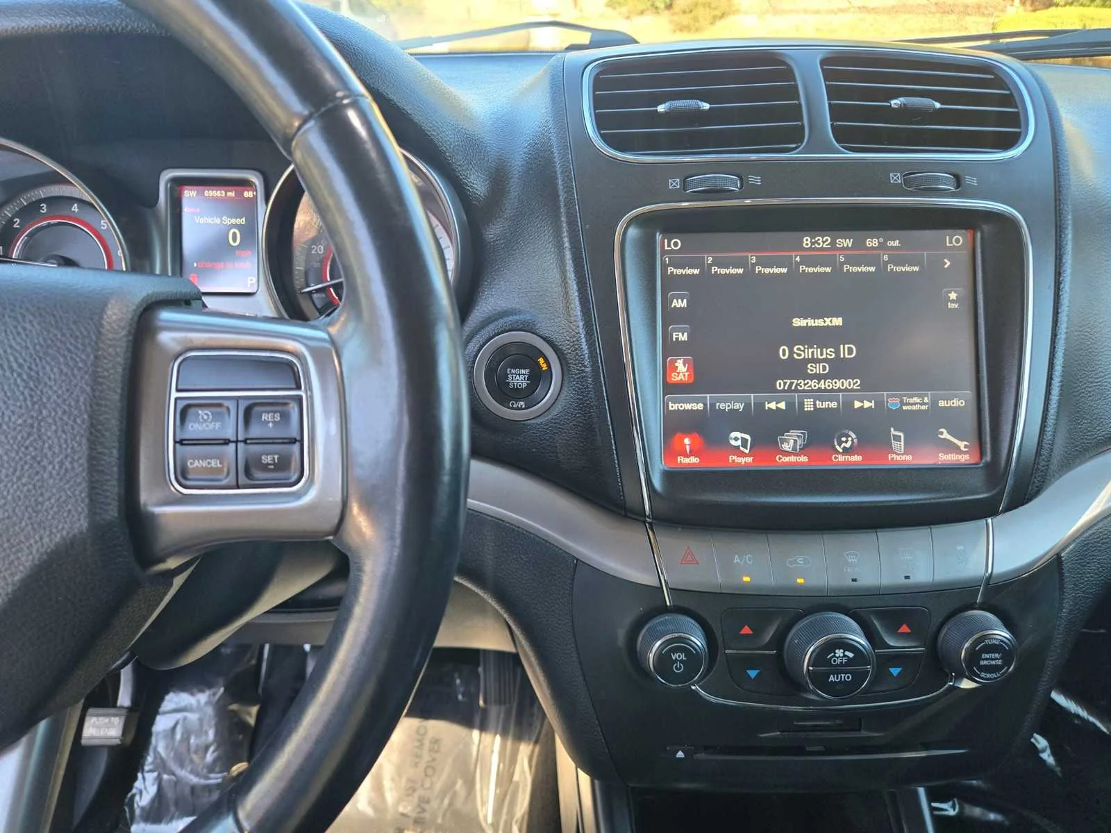 Used 2018  Dodge Crossroad image 12