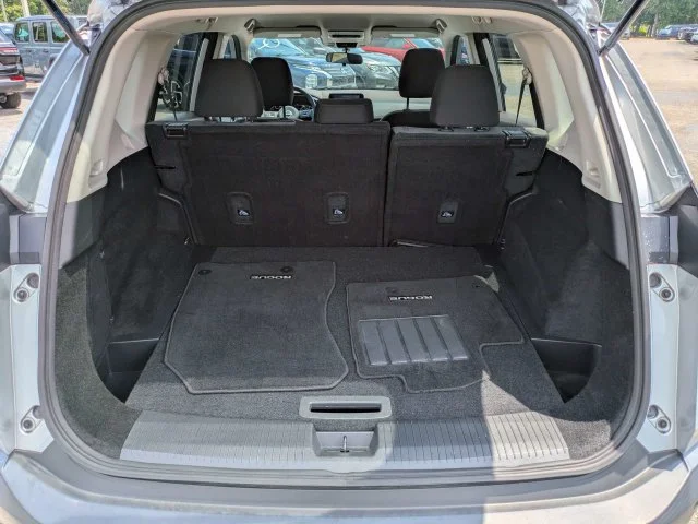 Used 2023 Gray Nissan SV image 13