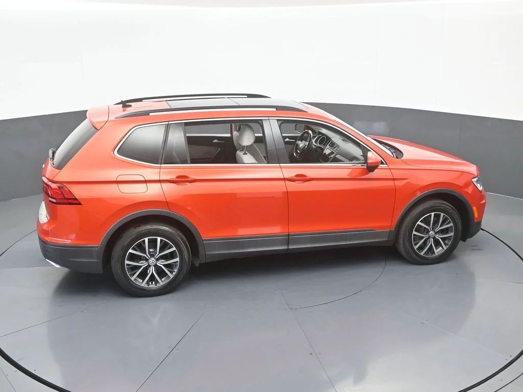 Used 2019 Orange Metallic Volkswagen 2.0T SE image 49
