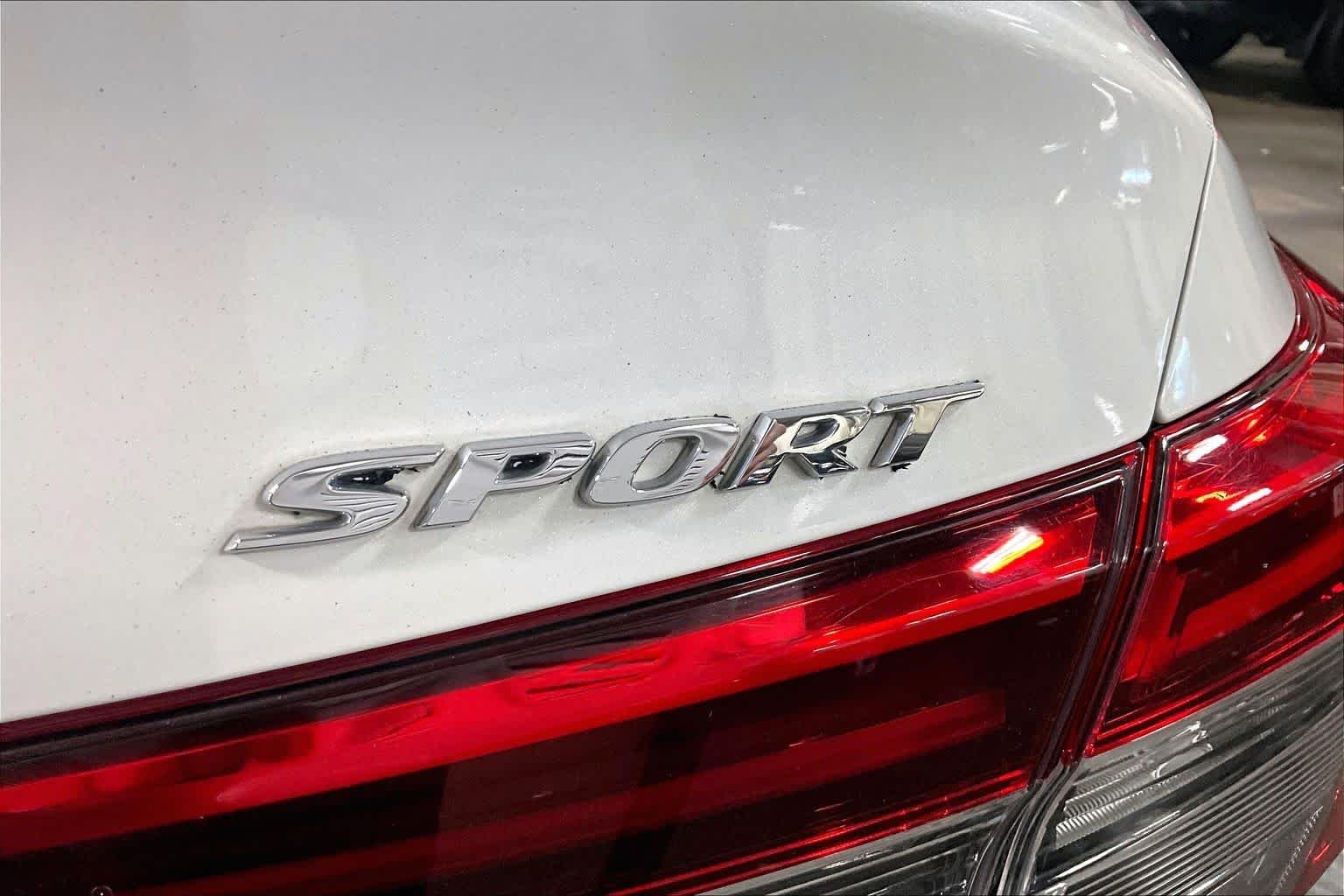 Used 2022 Platinum White Pearl Honda Sport image 10