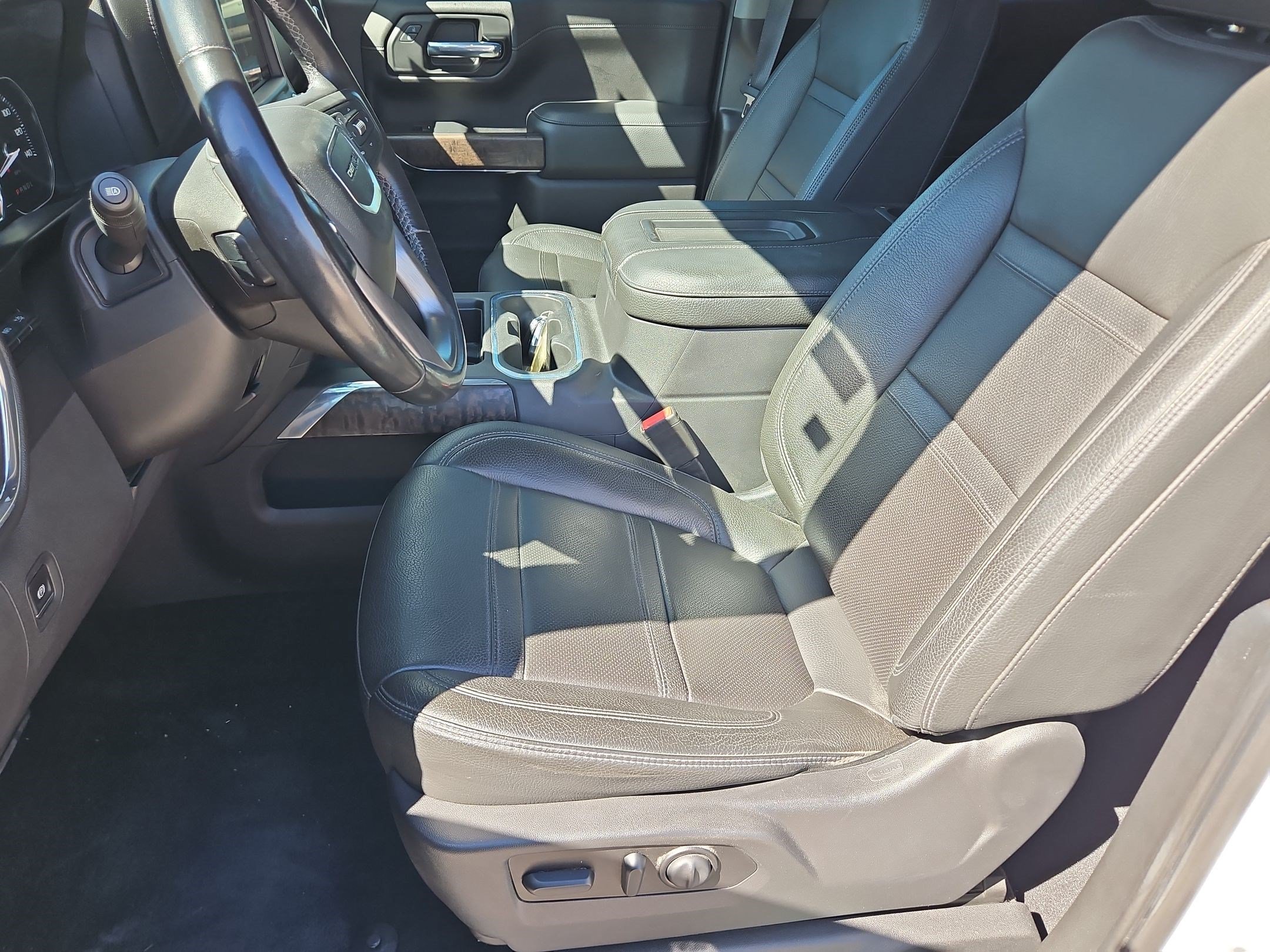 Used 2020 White Frost Tricoat GMC Denali image 26