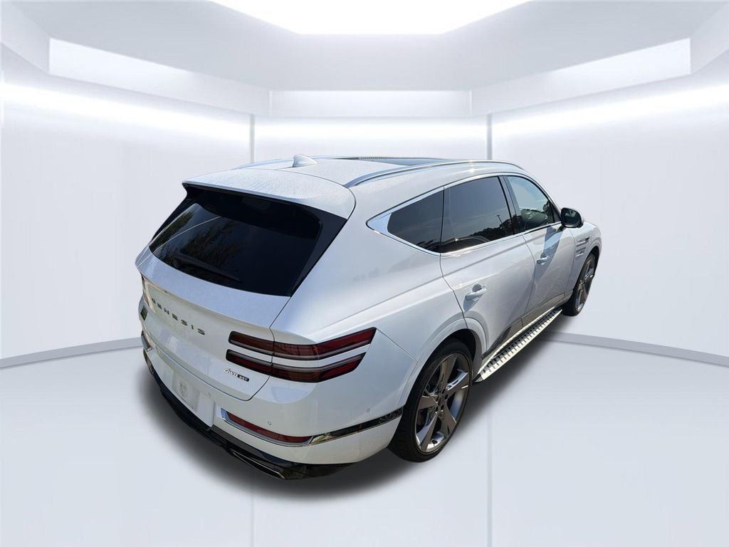 Used 2021 White Genesis 3.5T image 3