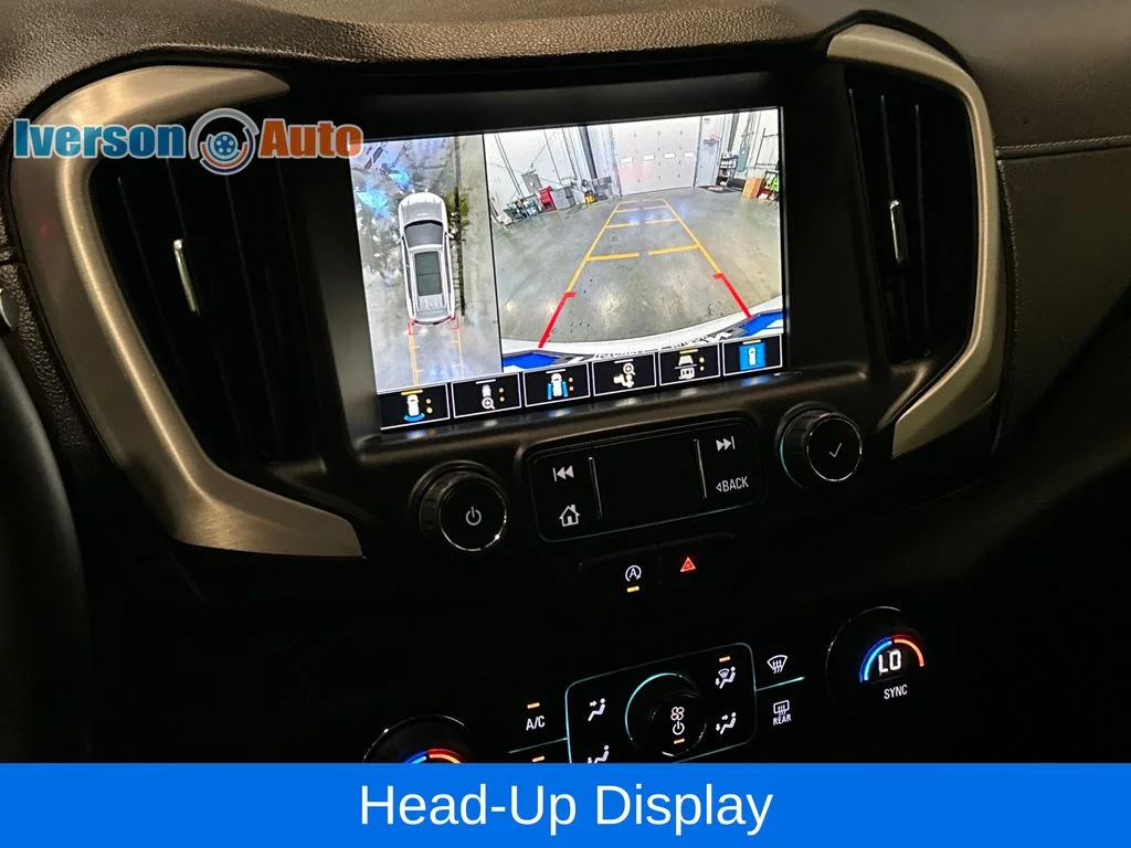 Used 2023 White GMC SLT image 22