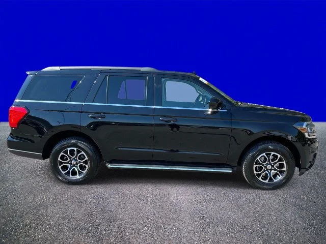 Used 2023 Black Metallic Ford XLT image 2